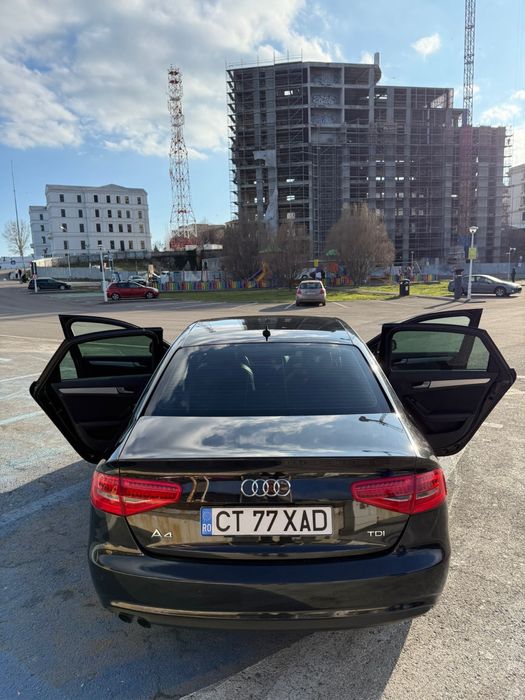 Vând Audi A4 Berlina 2.0TDI Euro 5 -S-Line-