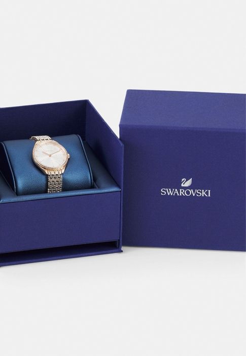 кварцевые часы Swarovski