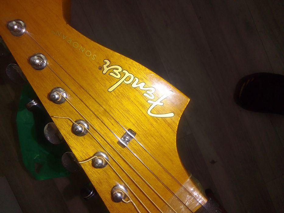 Продам Fender sonoran