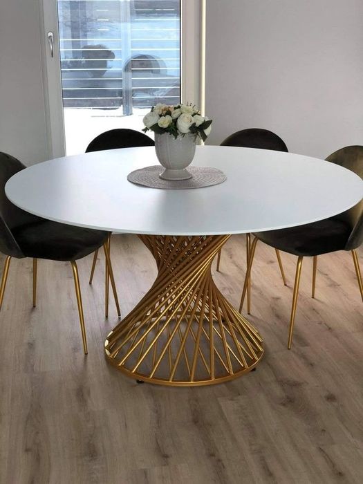 Krugliy loft stol