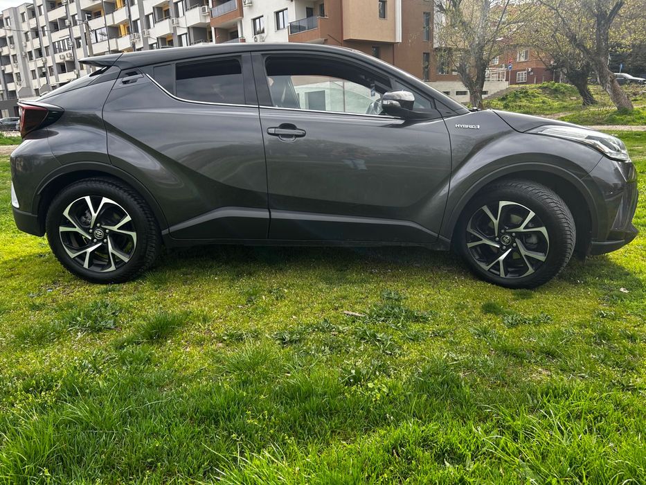 Toyota C-HR 2.0 Hybrid Гаранция 150кс