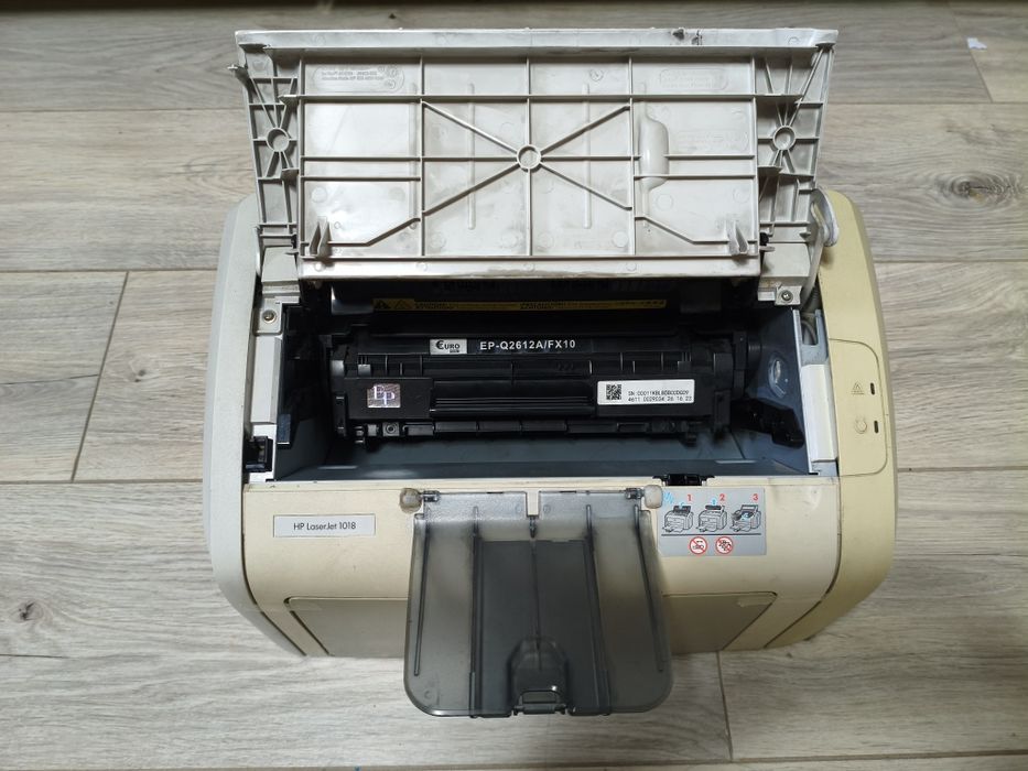 Продам принтер HP 1018.