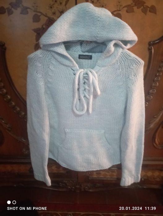 Кофта вязанная С капюшоном