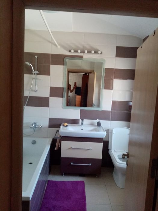 Proprietar închiriez vila cuplata Rosu-Chiajna P+2, 5 camere, 3 bai, 3 locuri parcare