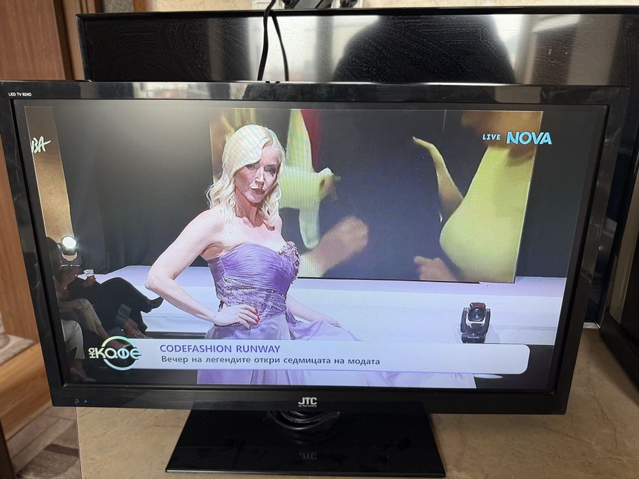 Телевизор LCD 22 инча