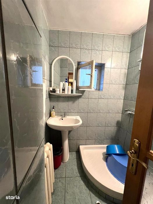 Ap 4 camere l 2 bai l 2 balcoane l Etaj 3 din 4