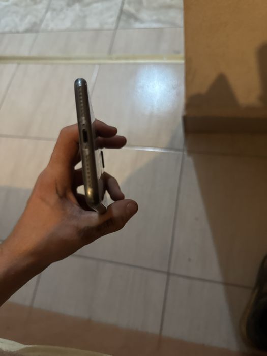 Vand si pentru piese iphone 8 plus
