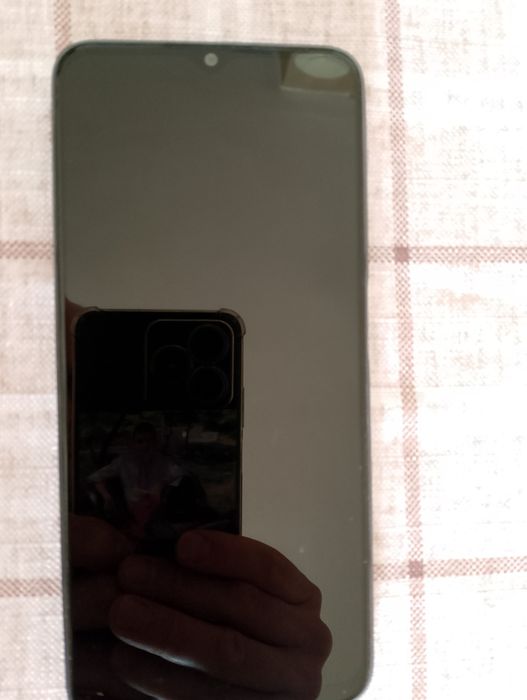 Продавам телефон Realme C35