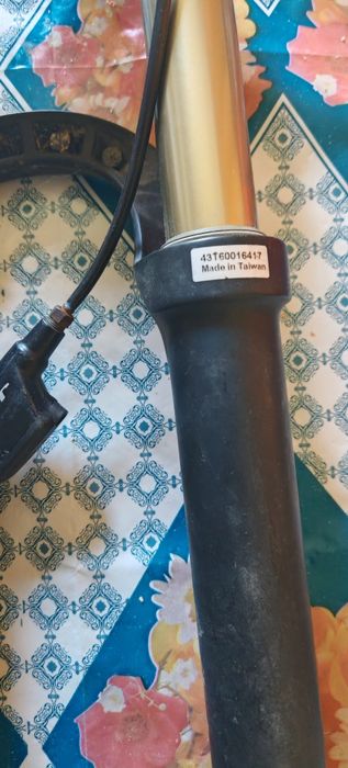 Вилка Rockshox Recon