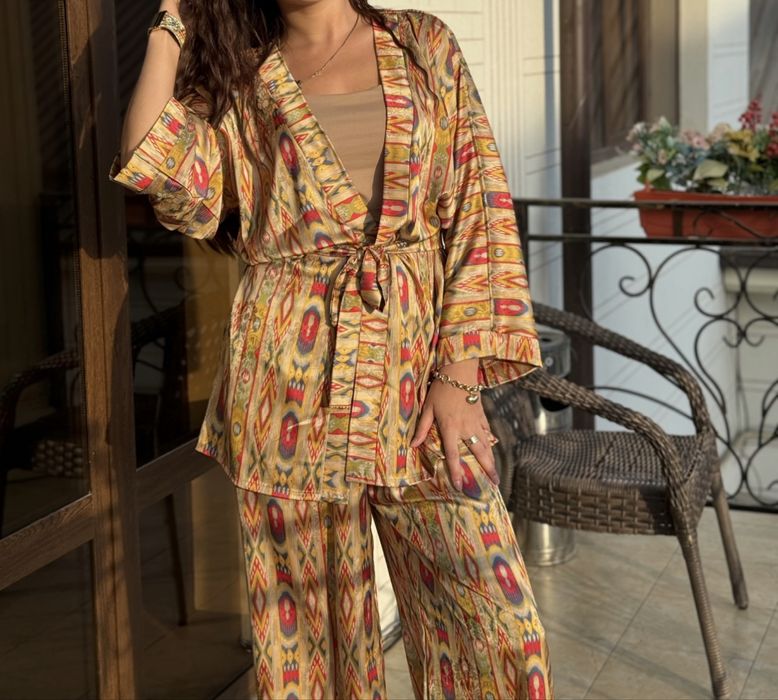 Костюмы натуральный шелк