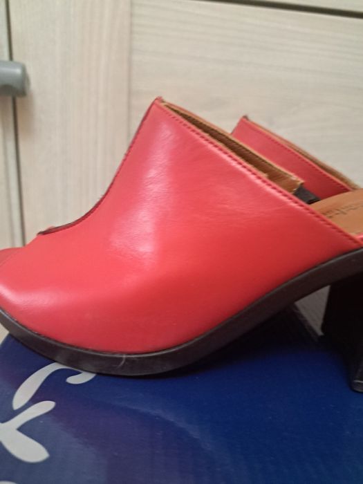 Продам новый  летний обувь