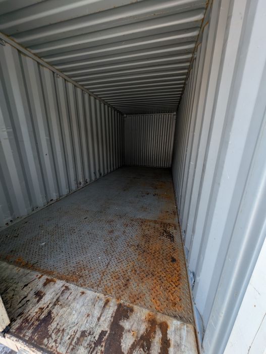 Vând containere maritime de 6m 2 bucati