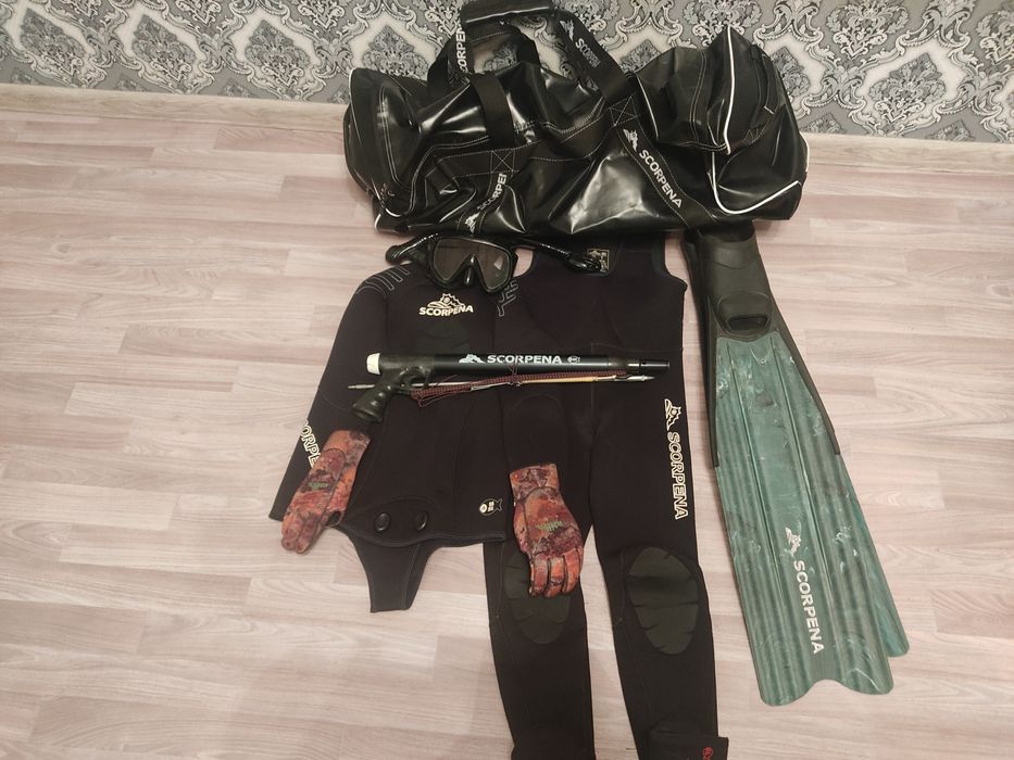 Продам  подводный костюм