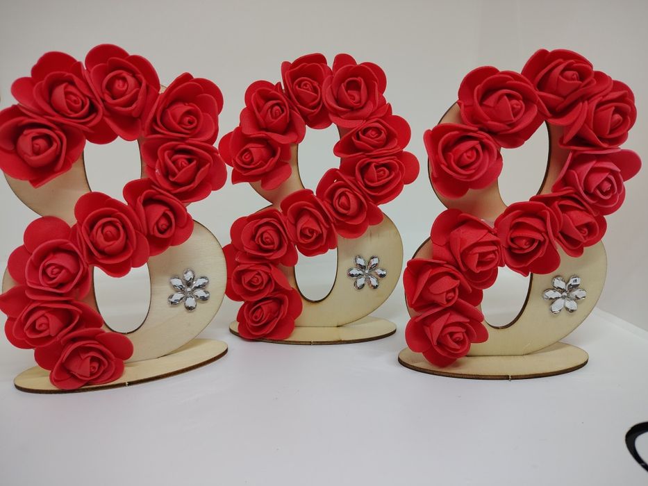 До края на м. Февруари цената е  3 евро за брой Дървени осмици за осми