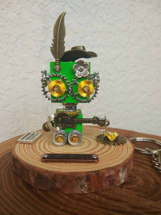 Сувенир брелок из дерева