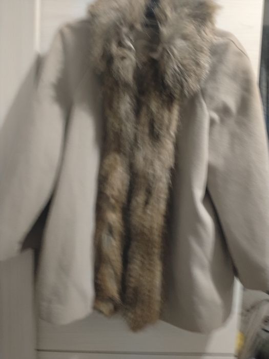 Capa de toamna bej, extrem de eleganta noua firma Nadine Italia