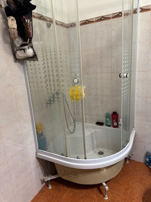 Vând cabină de duș