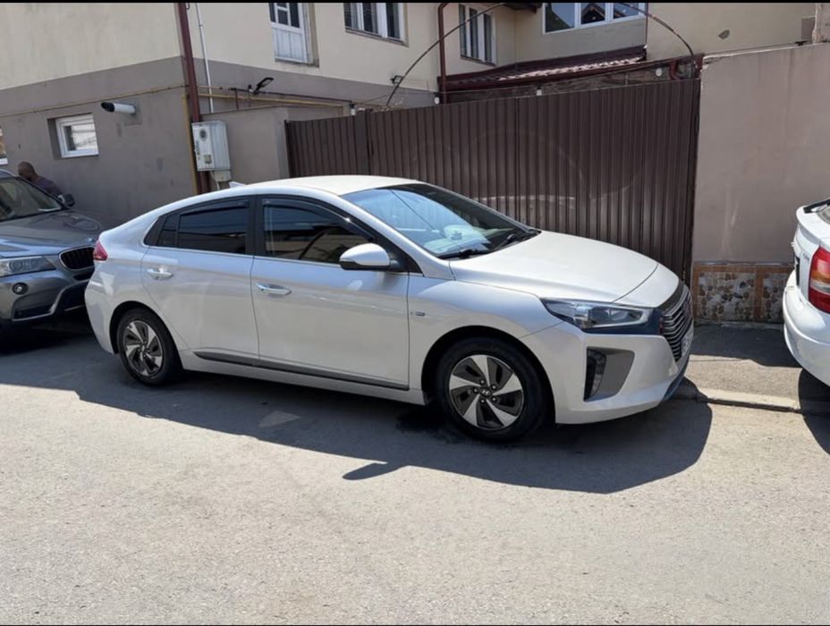 HYUNDAI Ioniq