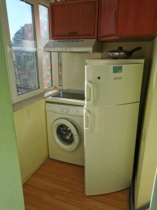 Дава се под наем Двустаен апартамент в Варна, Център - 60 кв.м за 331.5 € - Снимка #2