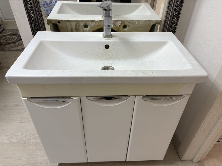 Продам раковину со шкафом