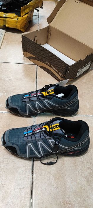Кроссовки женские абсолютно новые для походов в горы и не только