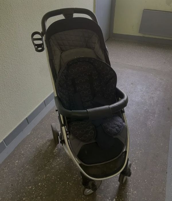 Отдам прогулочную коляску