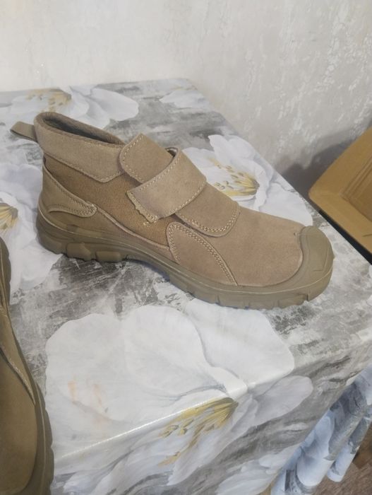 Продам  спец обувь