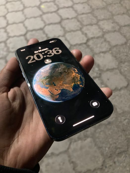 Айфон 12 срочно.