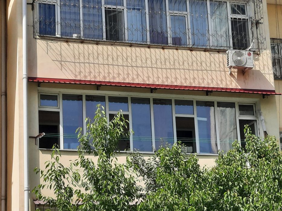 Козырьки  над Окном  , и Белевые  РОЛЬИКИ  ! + РЕШЁТКИ  Качественно  !