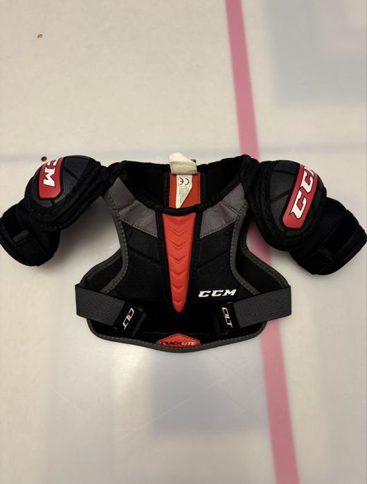 Перчатки и нагрудник