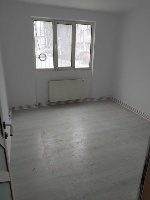 Apartament de închiriat 3 camere - Tecuci - jud. Galati