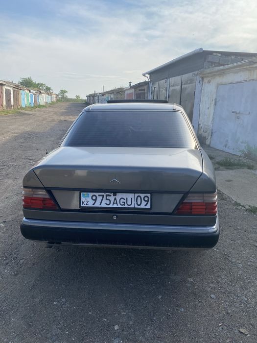 Продается Mercedes-Benz W124 E-Class, 3.0 (М103)