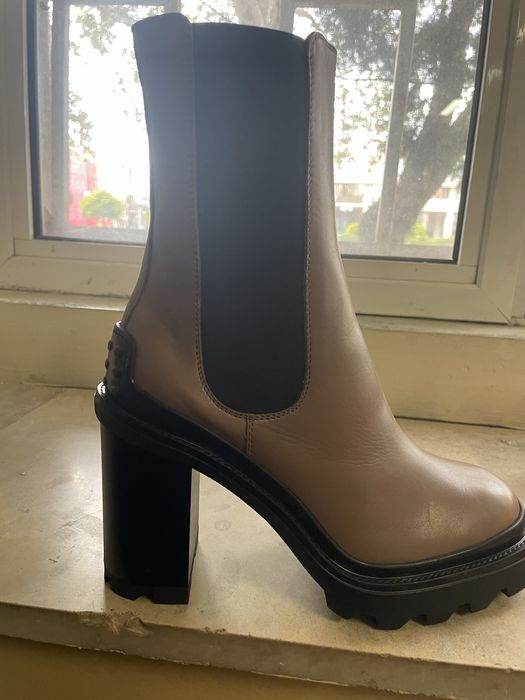Боти Tod’s, нови, естествена кожа, размер 38