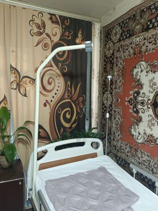 Медицинская кровать