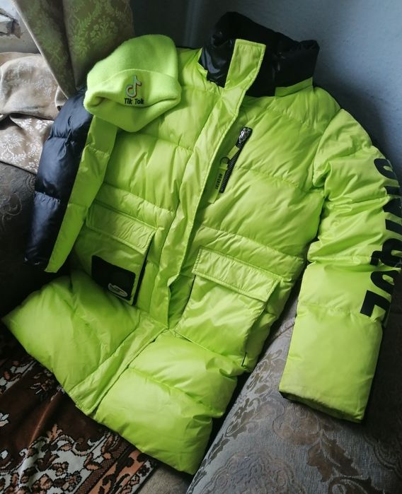 Продам детскую куртку.