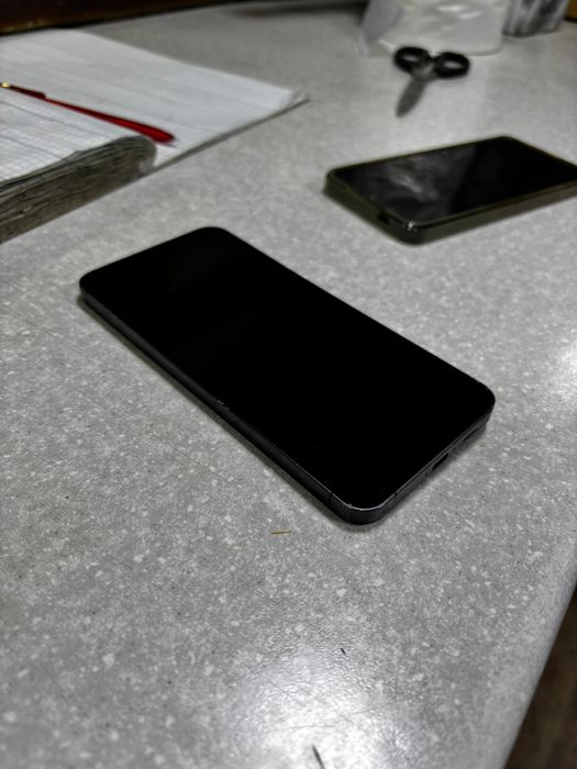 Samsung S24 FE.        .