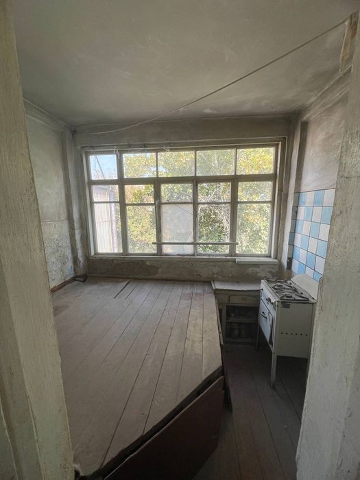 Продаётся Квартира 1 ком 4 этаж на Артыкова в Янгиюле