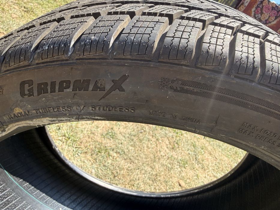 Vând anvelopă de iarnă 245/35 R19 de iarna