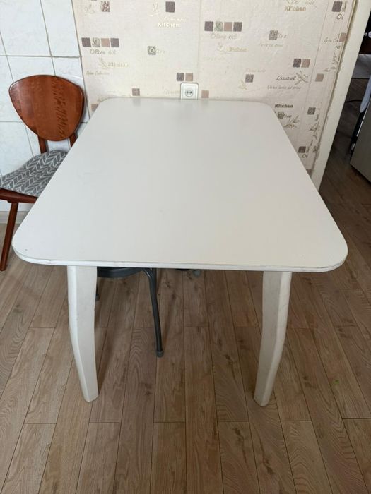 Кухонный стол, белый