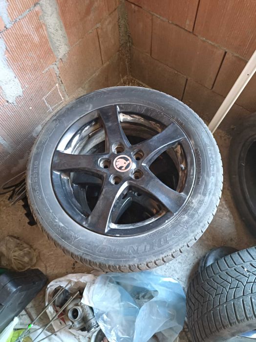 Vând sau schimb cu jante de Renault Megane 2 in 4 prezoane.Jante 5x112