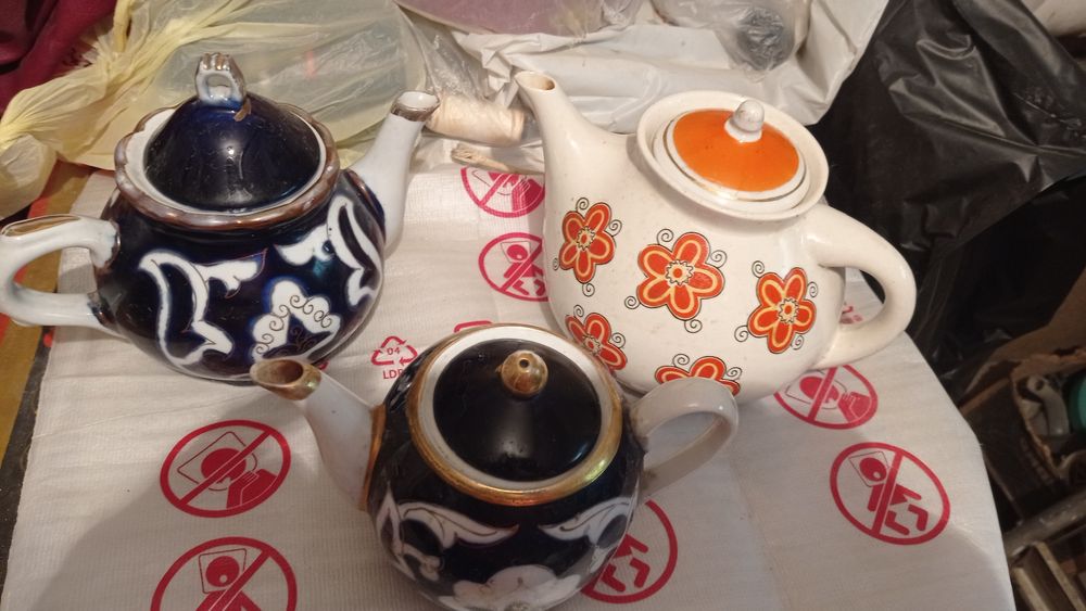 Продаю заварочные чайники в отличном состоянии.