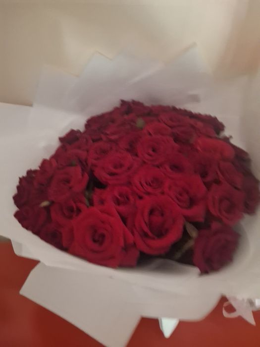 Цветы вчера ночью были подарены