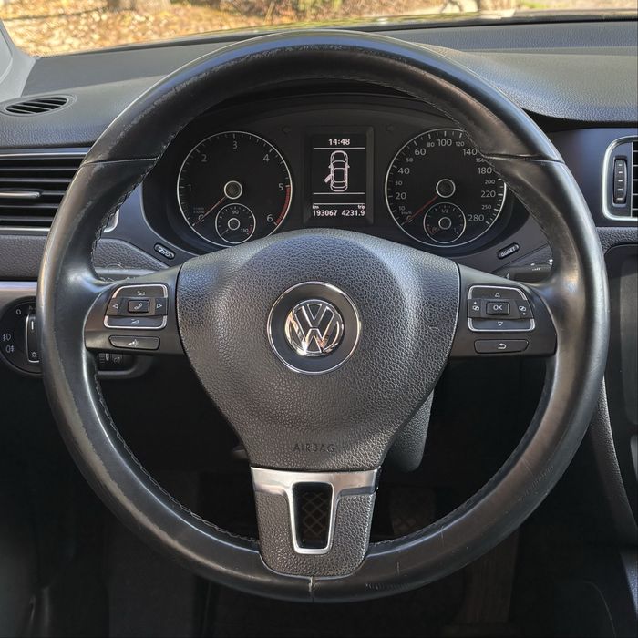 Volkswagen Jetta / 1.6 TDI / 2013.