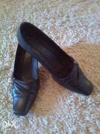 Босоножки чёрные