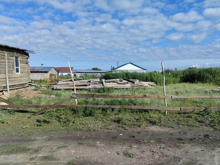 Продам земельный участок с материалами