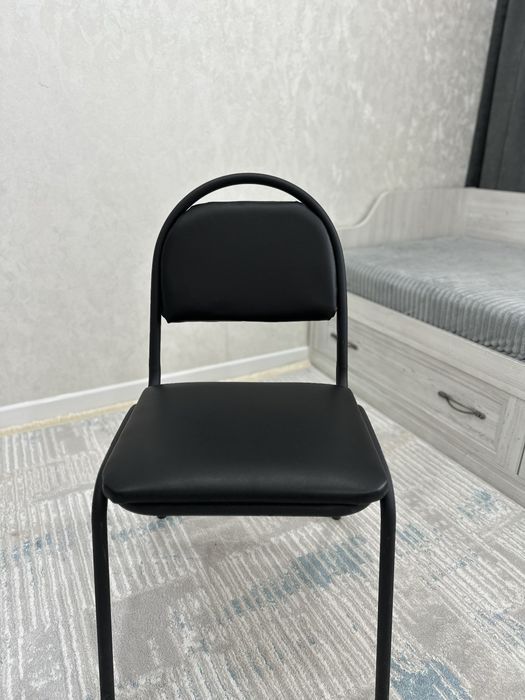 Продам стулья (7шт)(Мин. Использование)