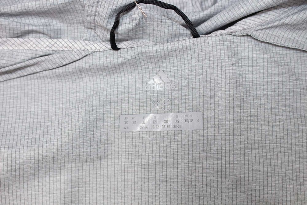 Adidas Terrex оригинално дамско яке сиво леко ветровка за бягане XS