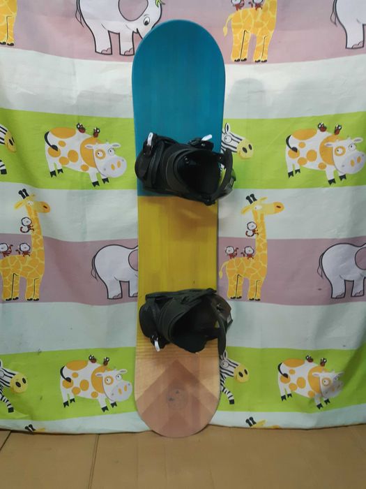 Placa snowboard 110 cm copii noua cu legaturi noi Head