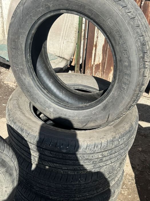 Продам резину. В хорошем состоянии.