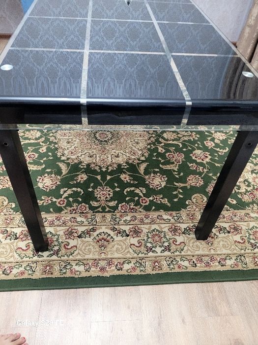 Продам кухонный стол